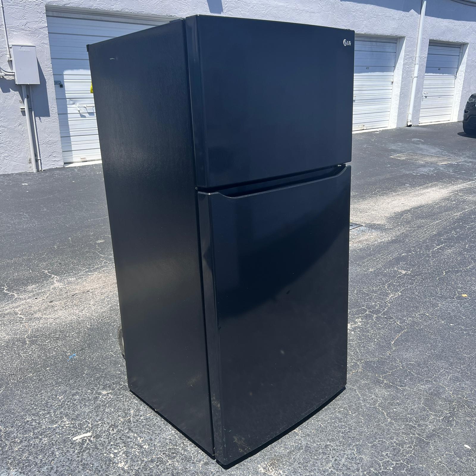 LG Black Top and Bottom Refrigerator LG Black Top and Bottom Refrigerator